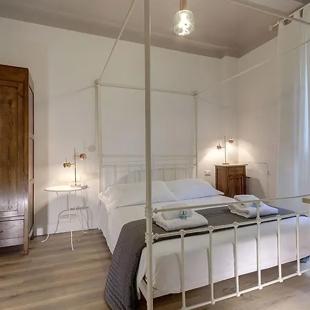 Isola Apartment *